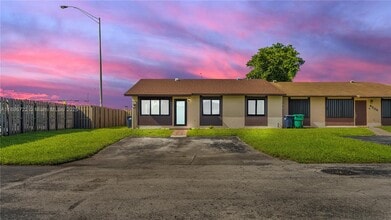 Building Photo - 4208 SW 136th Pl