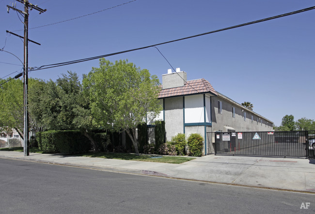 Foto del edificio - 38238 11th St E