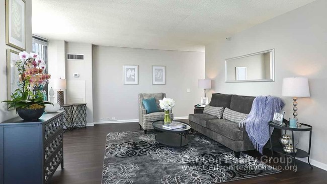 Foto del edificio - 180 N Field Blvd