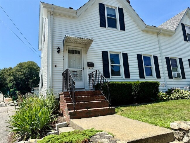 Foto del edificio - 410-412 Court Street Unit 1