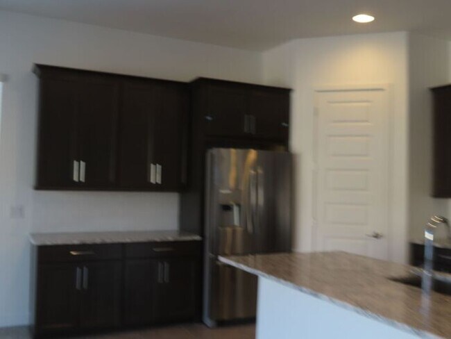 Foto del edificio - 4 Bedroom Plus Den and 3-car Garage in Mystic