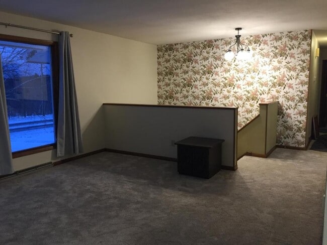 Foto del edificio - 4815 Woodland Ave