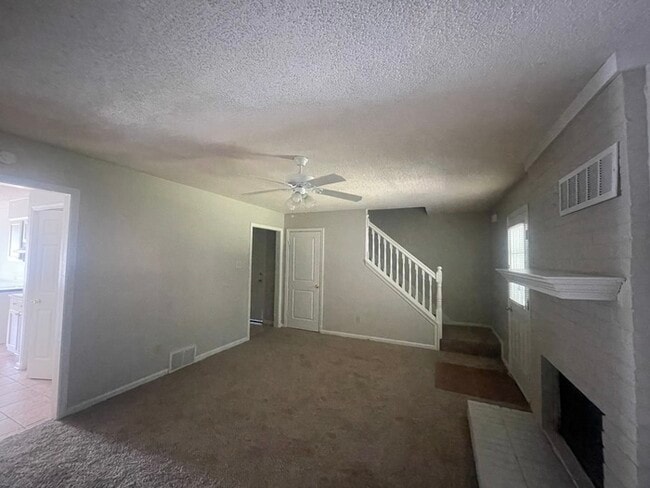 Building Photo - 2180 Oldfield - Available Now!