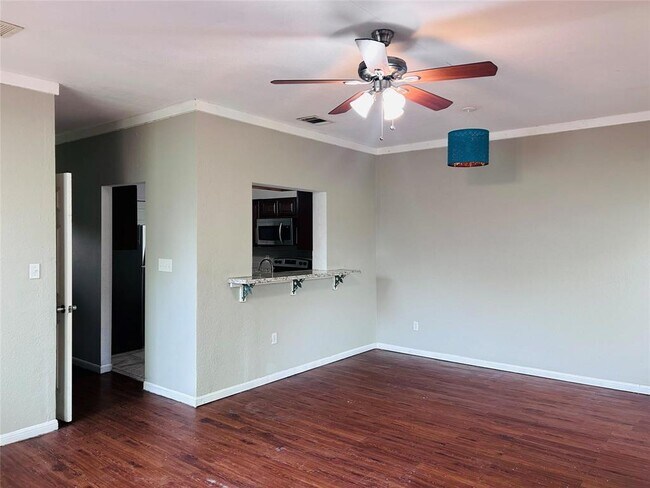 Foto del edificio - 5708 Spring Meadow Rd