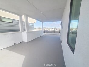 Building Photo - 617 Cardiff Reef