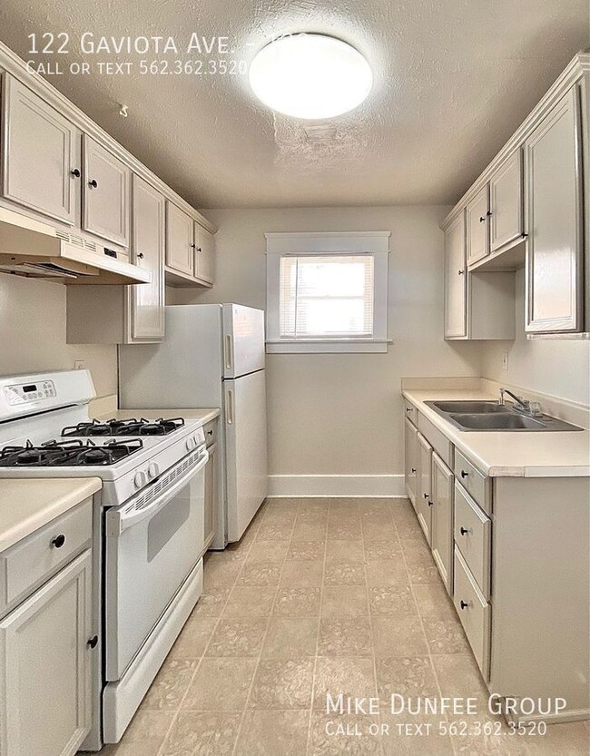 Building Photo - 122 Gaviota Ave