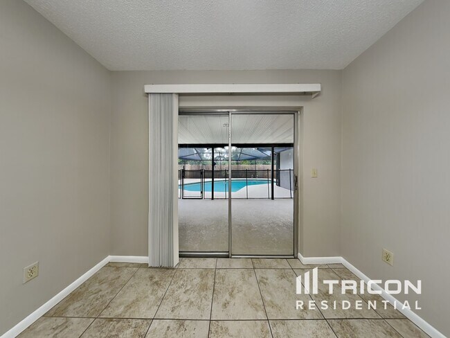 Foto del edificio - 713 Regent Circle South Brandon FL