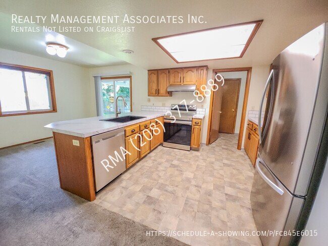 Building Photo - High Quality 3 Bedroom House in West Boise