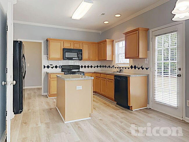 Building Photo - 7568 Cole Ln