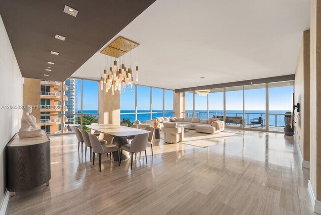 Foto del edificio - 17749 Collins Ave