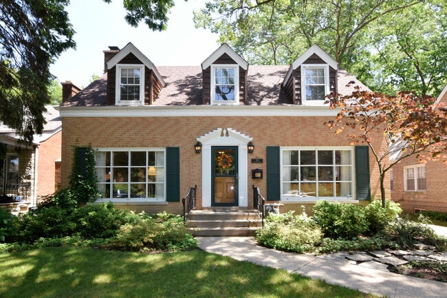 Building Photo - 319 Wesley Ave