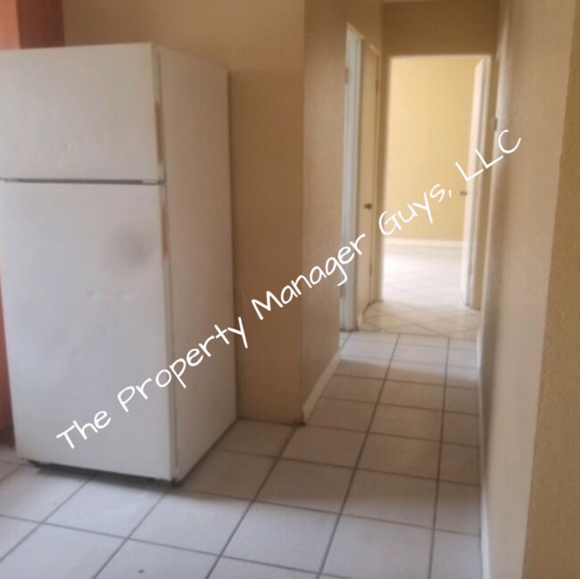 Foto del edificio - 1103 E Voorhis Ave