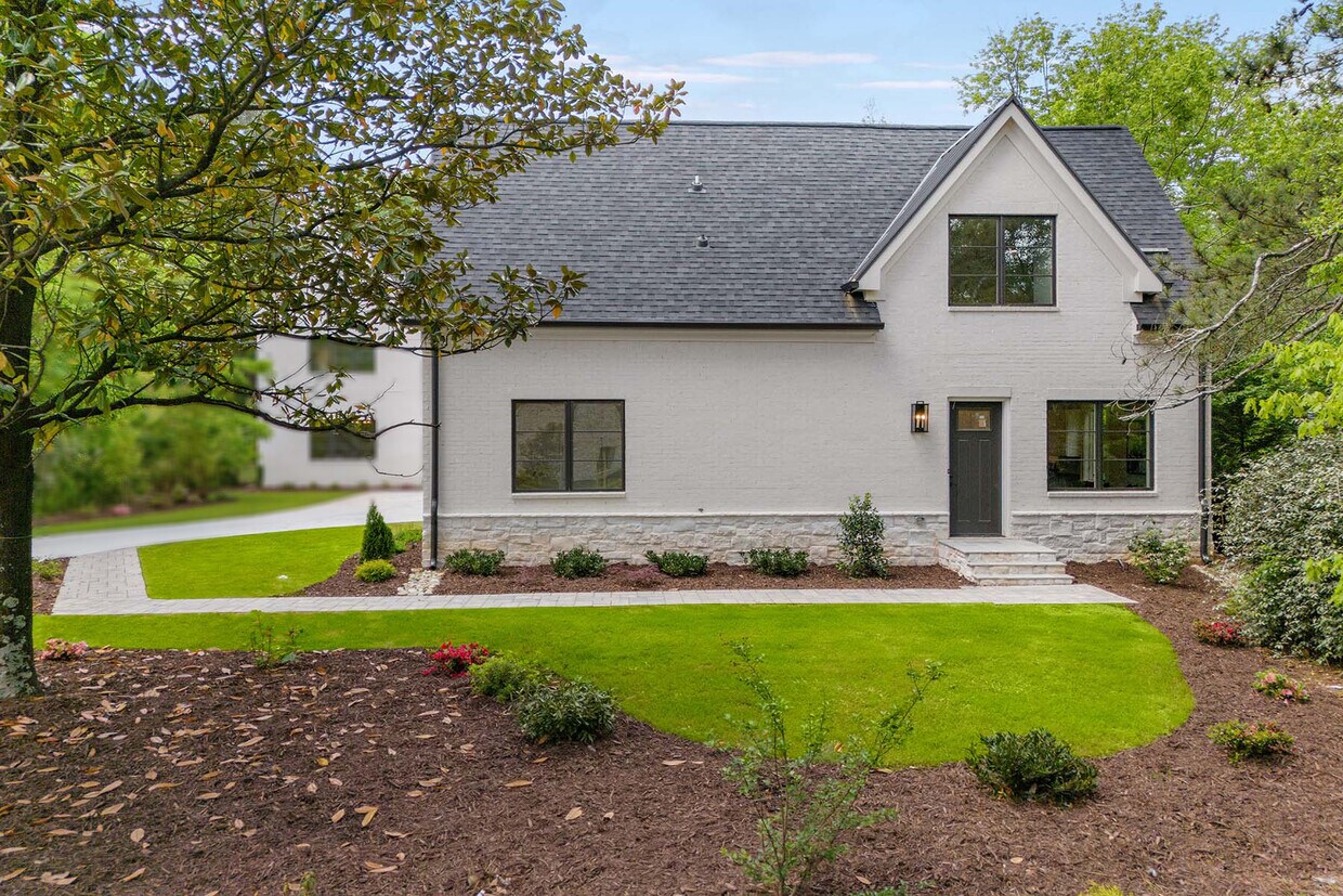 Primary Photo - 98 Johnson Ferry Rd