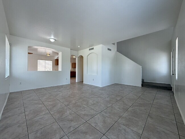 Foto del edificio - "Spacious 3-Bedroom Gem with 2.5 Baths in ...
