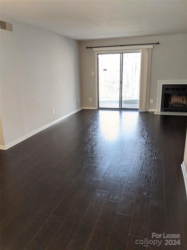 Building Photo - 2800 Heathstead Place