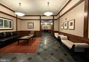 Building Photo - 515 9th St NW