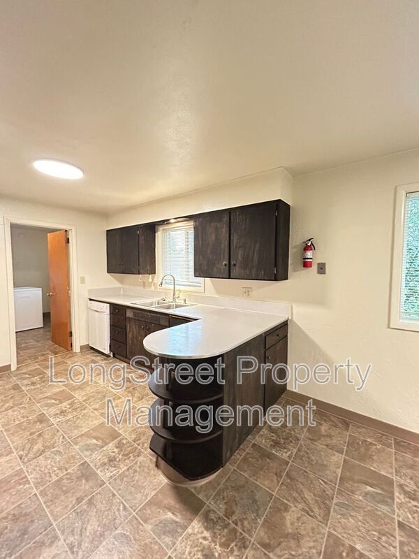 Foto del edificio - 1930 NW Kings Blvd