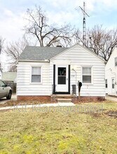Building Photo - 1338 Crestwood Rd