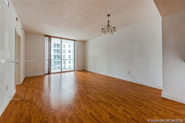 Foto del edificio - 1060 Brickell Ave