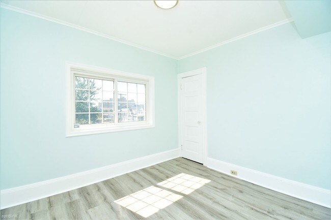 Building Photo - 2 br, 1 bath  - 80 Sagamore St #2