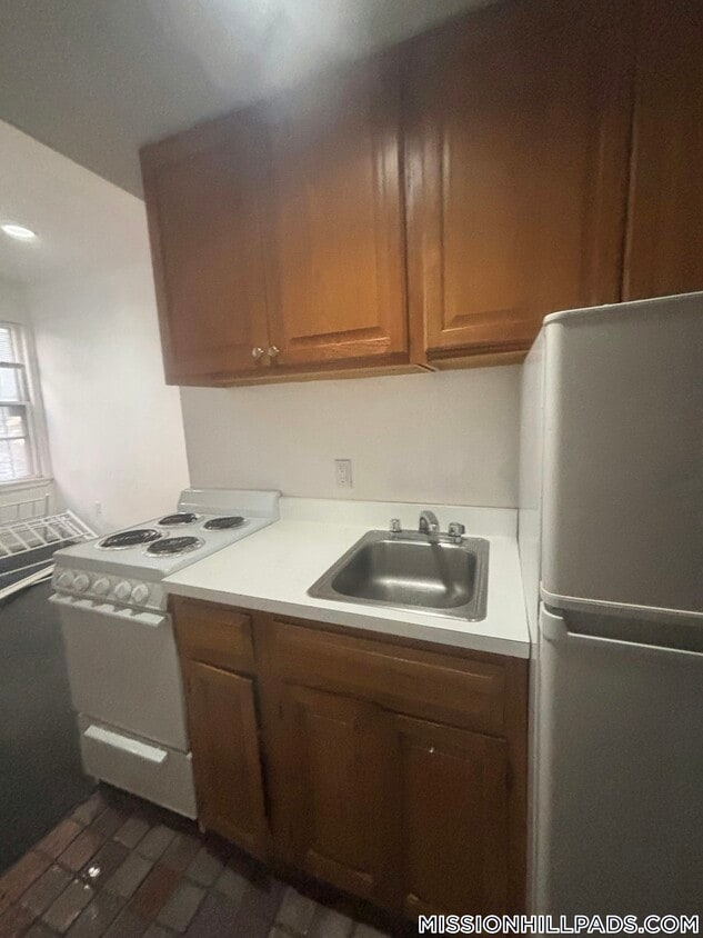 Primary Photo - 55 S Huntington Ave