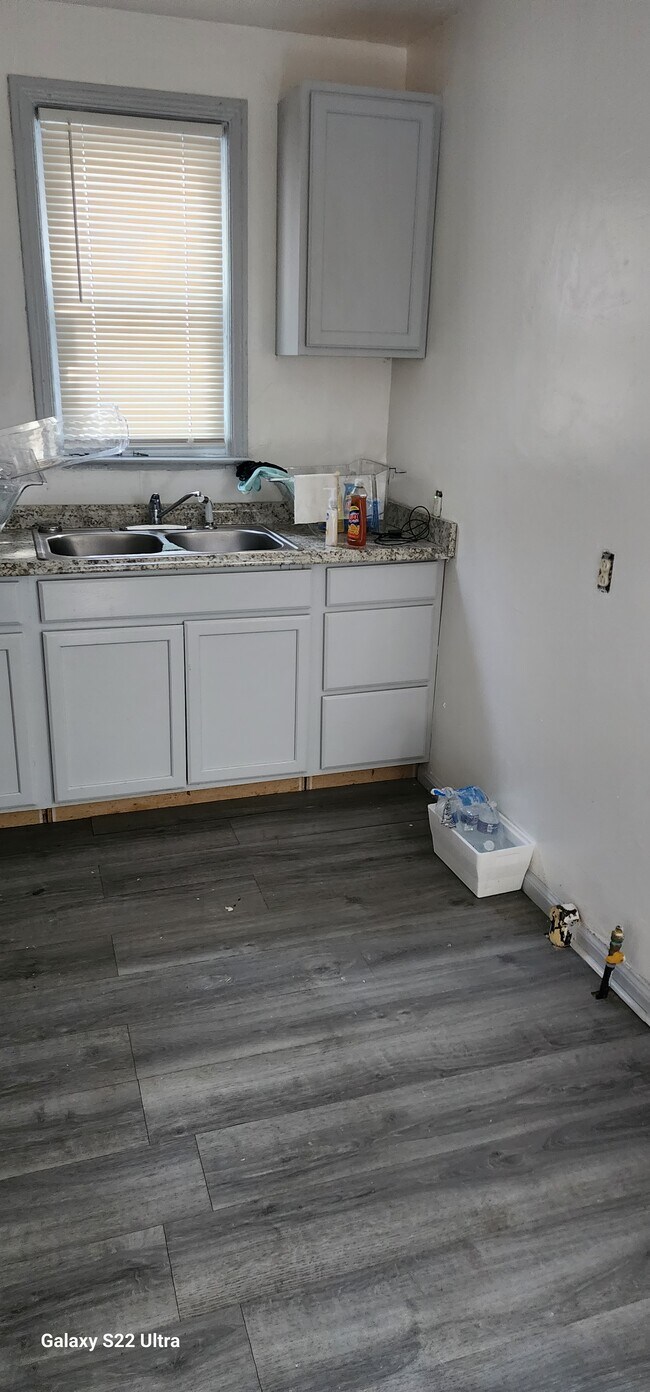 kitchen - 12025 Rossiter St