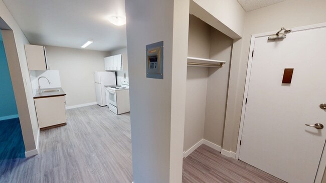 Building Photo - 9807-9108 108 Ave