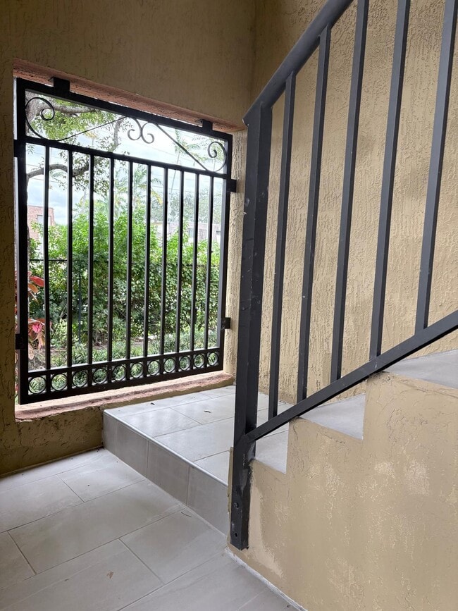 Foto del edificio - 3569 Forest Hill Blvd