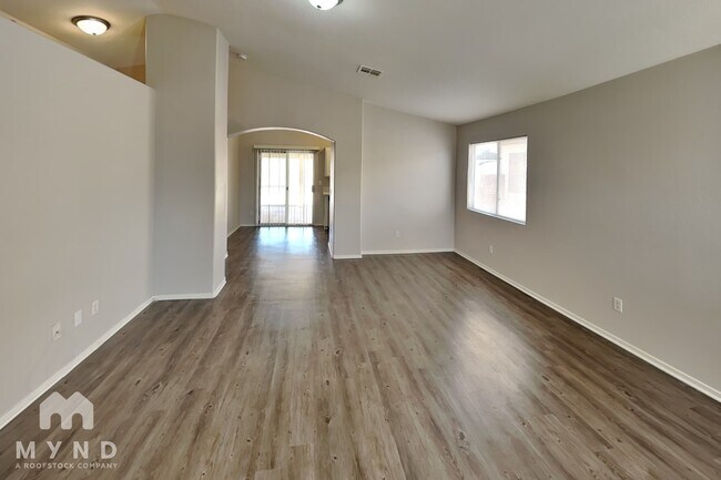 Foto del edificio - 2858 Mt Hope Dr