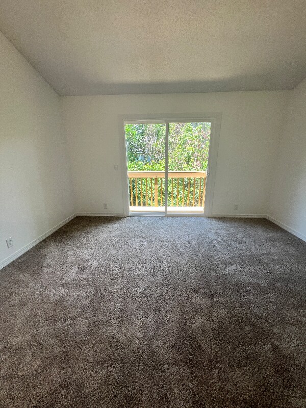 Building Photo - 1306 Magnolia Cir E