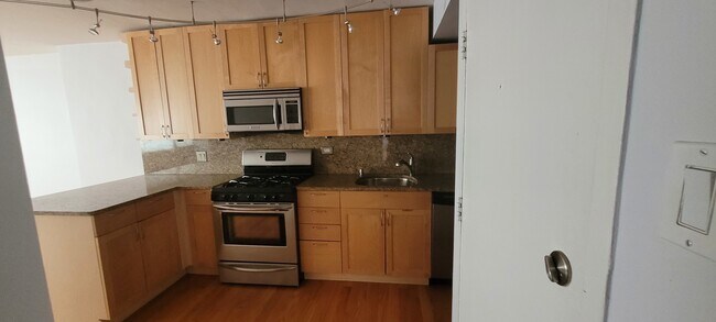 Foto del edificio - 1540 N State Pkwy