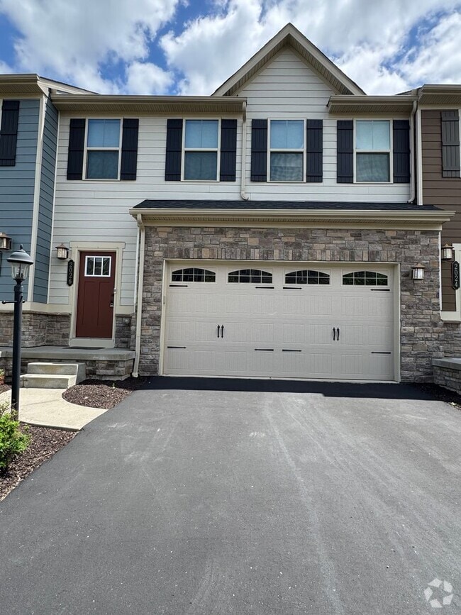 Building Photo - 2026 Connecticut Ln