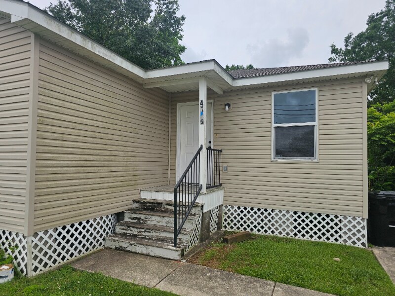 Primary Photo - 4416 Rhodes Dr