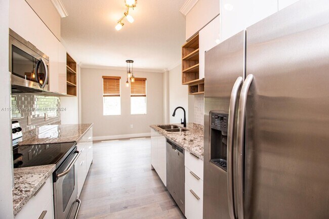 Foto del edificio - 9021 SW 94th St