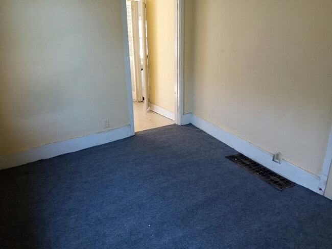 Photo - 437 E 9th St Apartment