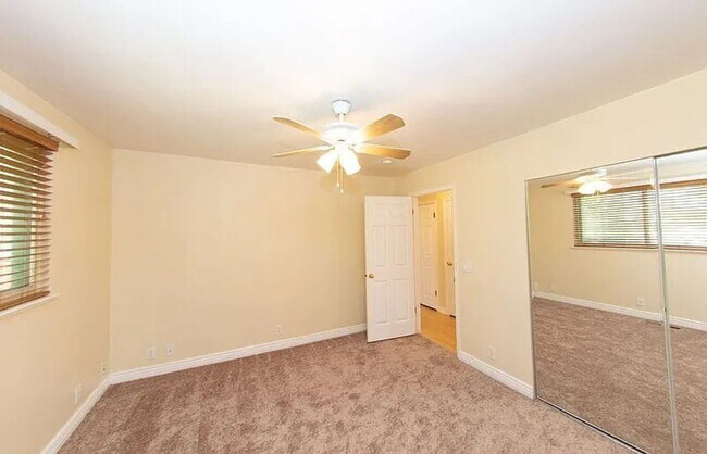 Foto del edificio - 11132 Sandy Creek Dr