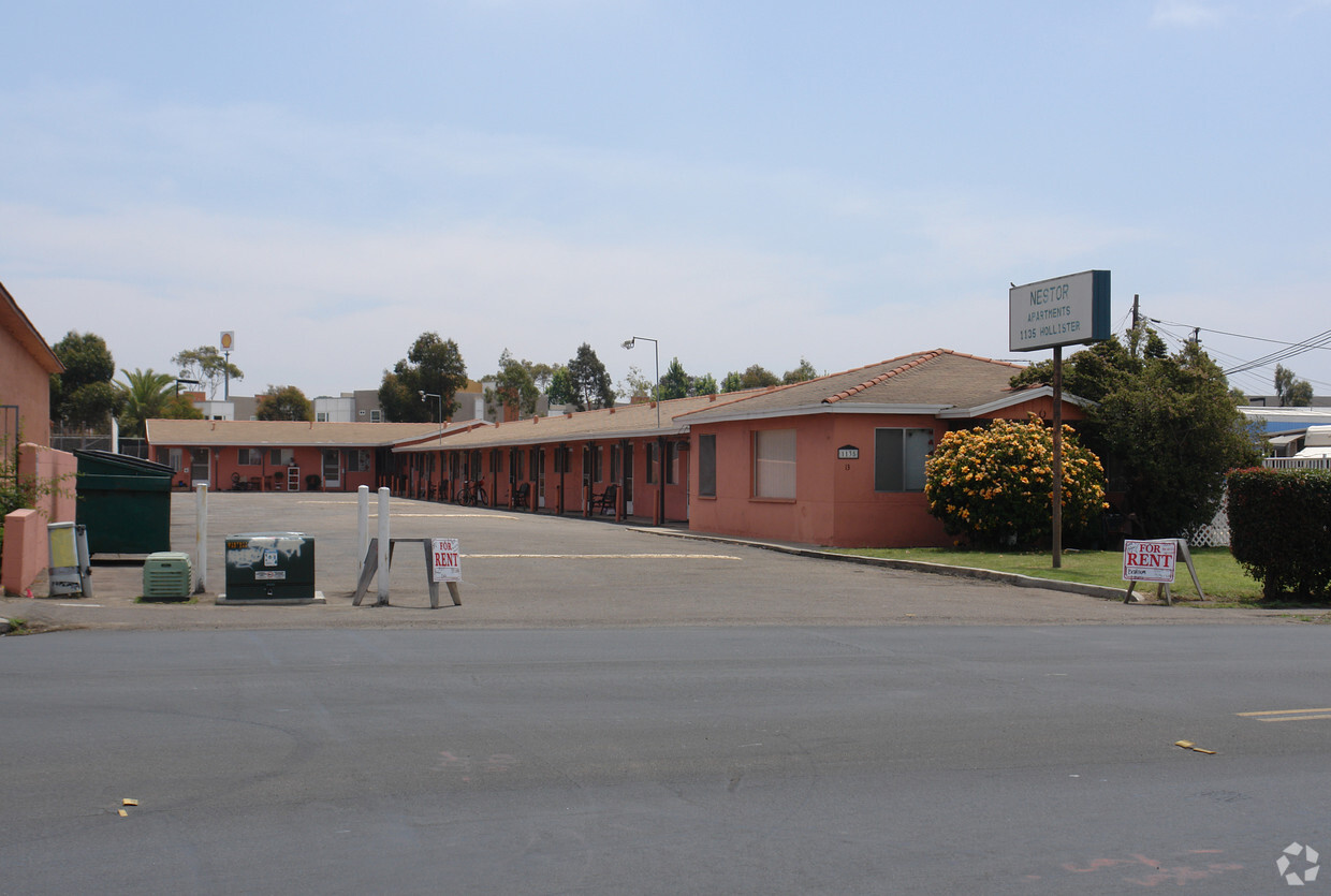 Building Photo - 1135 Hollister St