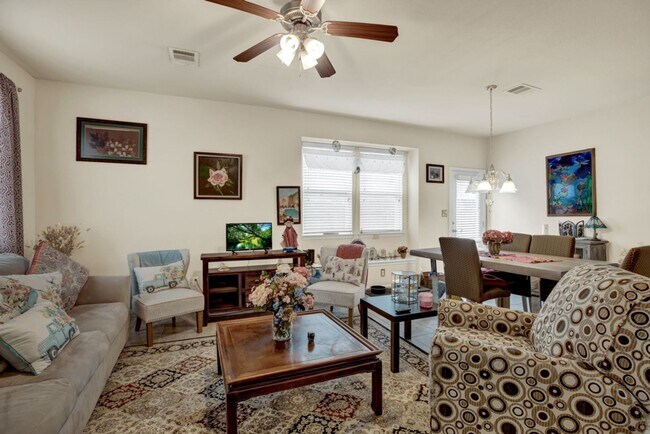 Building Photo - 3 br, 2 bath House - 145 Preston Trl.