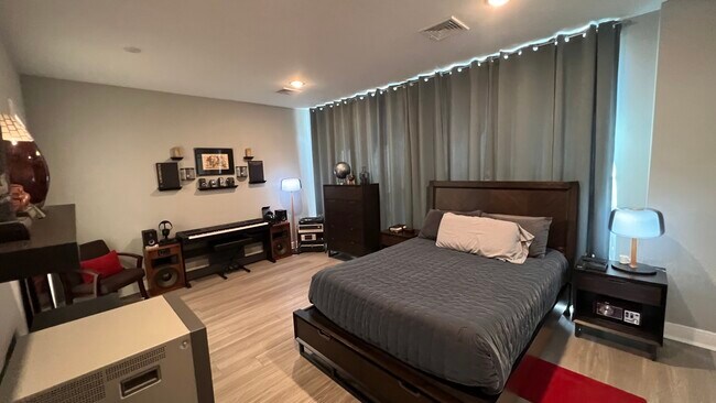 Foto del edificio - 140 Comet Way