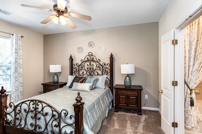 1 HAB, 1 BA - 940 ft² - The Woods of Cherry Creek Apartment Homes