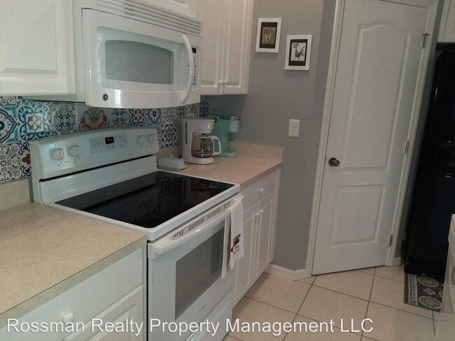 Building Photo - 3 br, 2 bath House - 460 Petite Avenue
