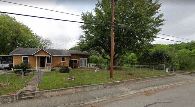 Building Photo - 231 Ferris Ave