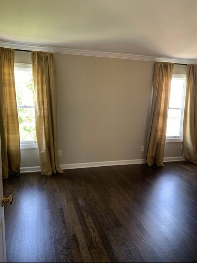 Building Photo - 3421 Golf Club Ln