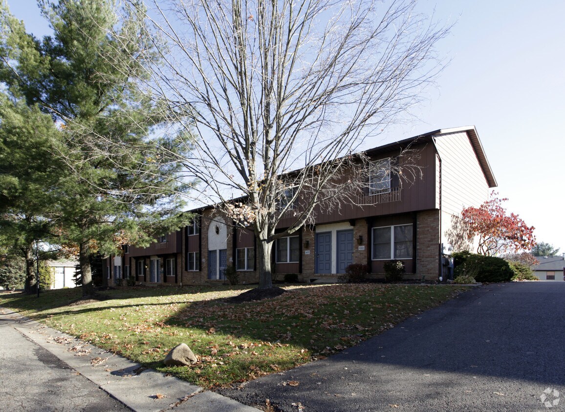 Primary Photo - 422-436 Heritage Ave
