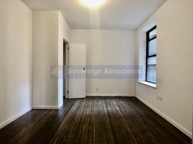 Foto del edificio - 184 Claremont Avenue