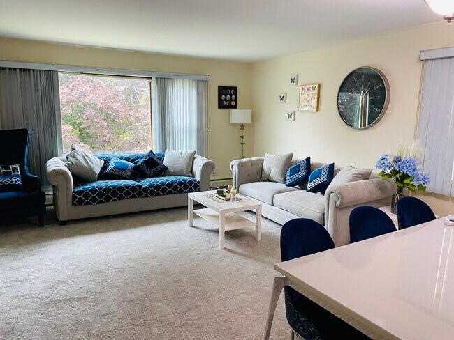 Foto del edificio - 6217 W Huntington St