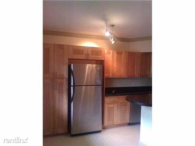 Building Photo - 1 br, 1 bath  - 660 NE 11th Ave Apt 104
