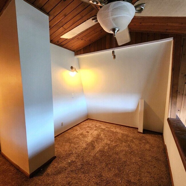 Foto del edificio - $995| 2Bd 2Ba| 3006 LaSalle Street| 11/01/...