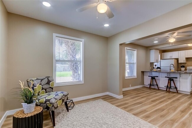 Building Photo - 1800 12th Ave S