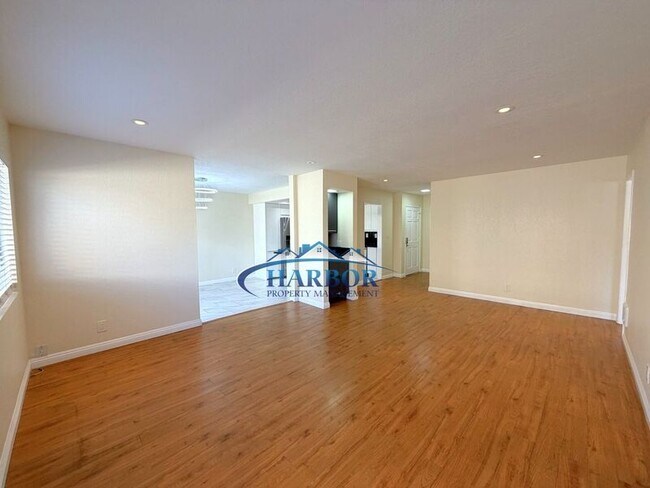 Foto del edificio - 1166 W 22nd St